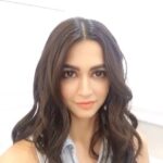 Kriti Kharbanda Instagram - Wish you all a very Happy Diwali! I'm having a lot of fun with these super cute Diwali stickers on the @faceu_official app. You can use them too by downloading their app! . You can follow them at @faceu_official & participate in the Diwali contest and stand a chance to win a brand new iPhone XS! . Download the Faceu app from the link in my story! . #faceu #diwali #faceu_diwaliselfie @faceu_official