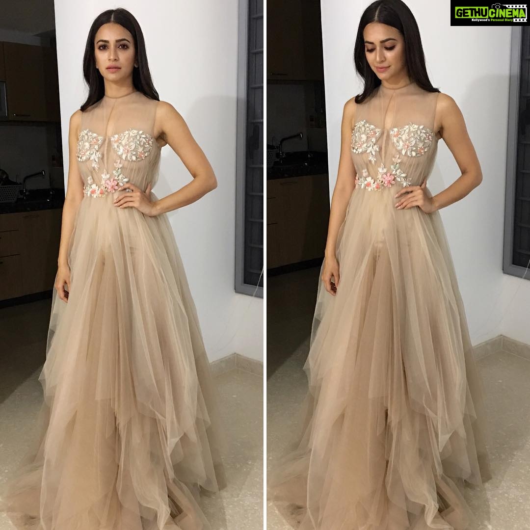 Kriti Kharbanda Instagram - Dolled up in @mmalhotraworld and loving every bit of it! Thank u @manishmalhotra05 for having me ❤️❤️ . . . . #13yearsandcounting #manishmalhotra #princessvibes