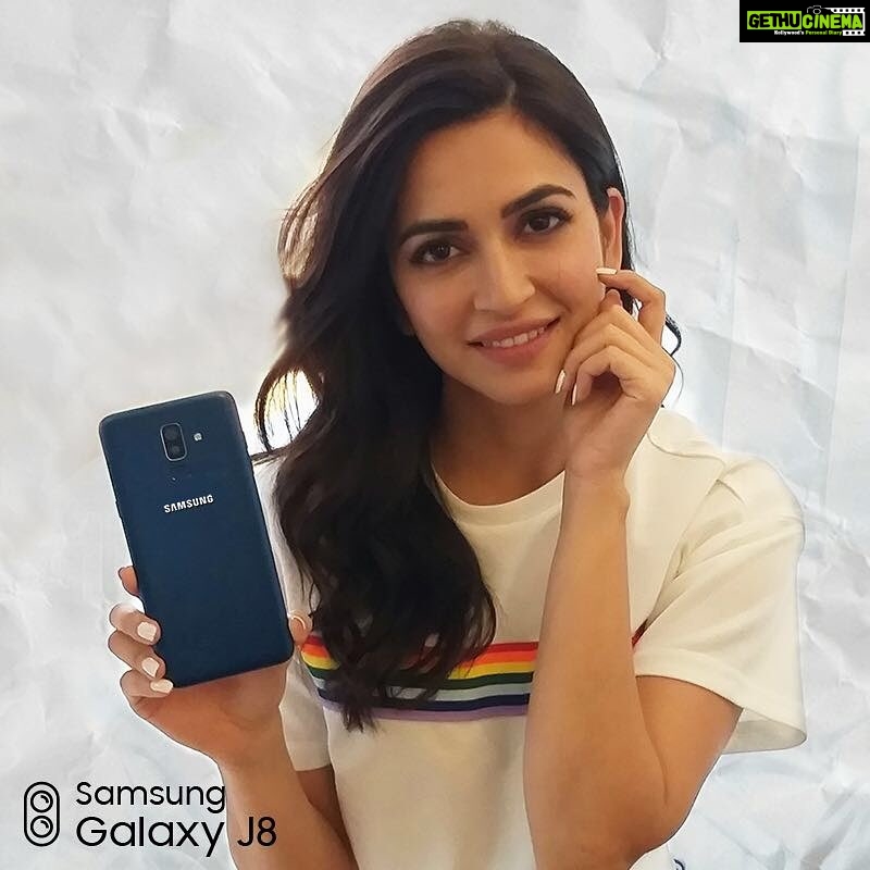 Kriti Kharbanda Instagram - Want to have fun with your clicks? Get your hands on the new #GalaxyJ8 with the Advanced #DualRearCamera. With cool features like Portrait backdrop you can so much character to all your clicks. Can you guess the backdrop style I used? ;) #WithGalaxy @samsungindia