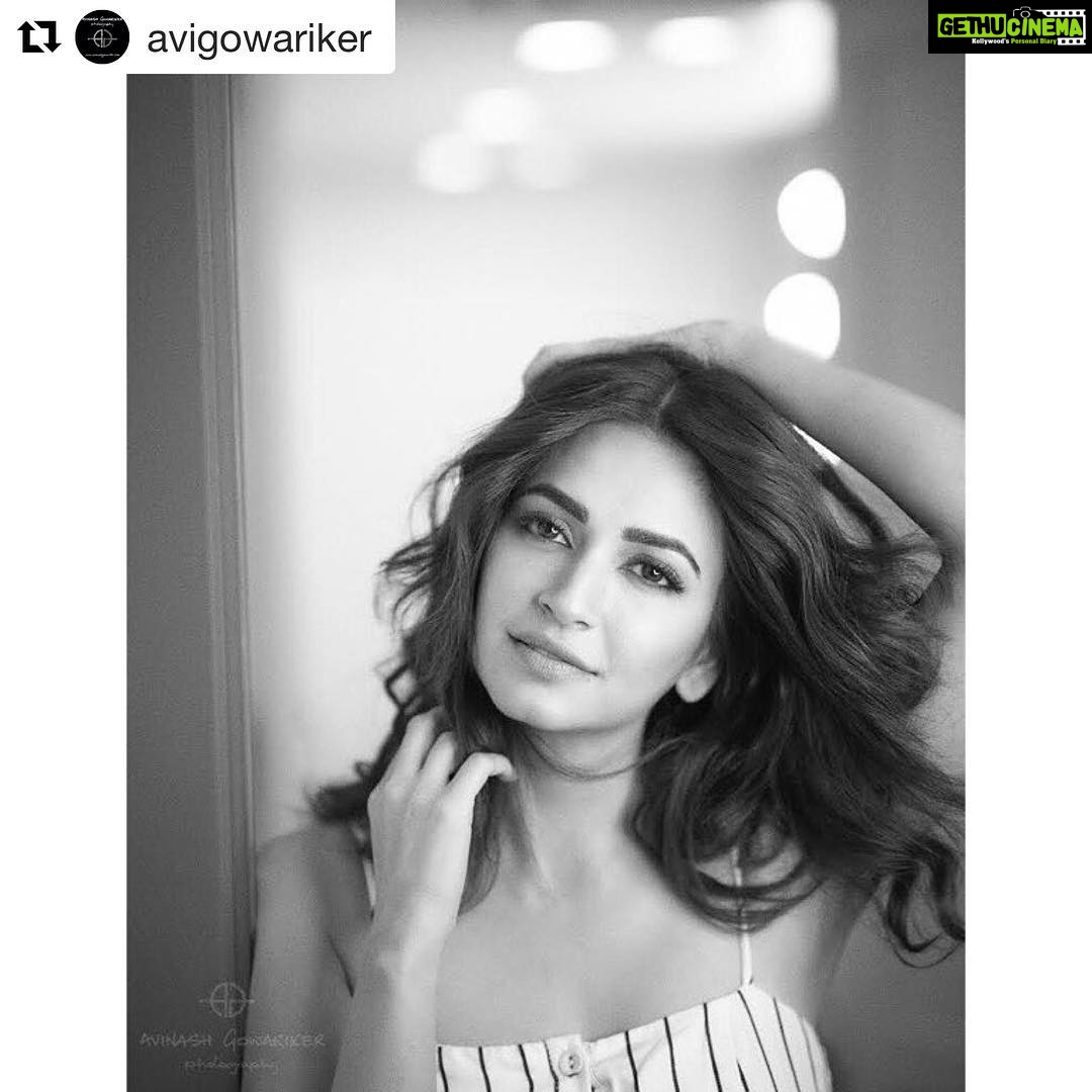 Kriti Kharbanda Instagram - Thank u @avigowariker 🙏🤗 . . . #Repost @avigowariker with @get_repost ・・・ #PostPackUpShot with @kriti.kharbanda. Shot with her for the first time... enjoyed it ! #ShootDiaries #KritiKharbanda #Photoshoot #Monochrome #BlackAndWhite #HumanEffect #Framing #Composition #InstaDaily #POTD