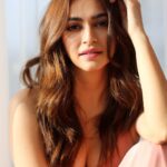 Kriti Kharbanda Instagram - ☀️☀️☀️ . . . . #sunshinegirl