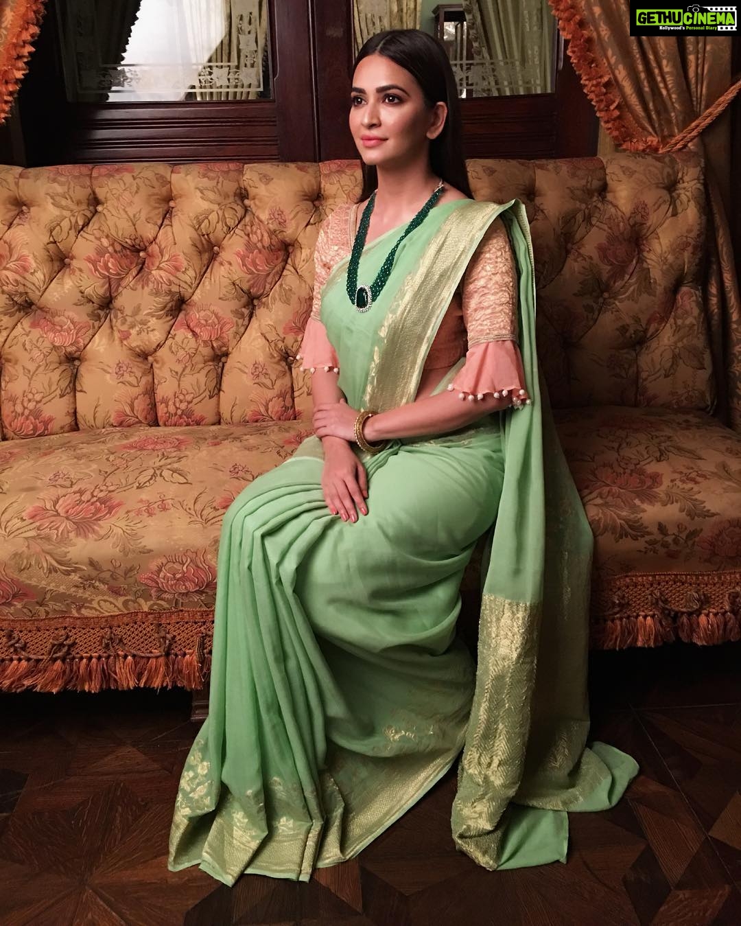 Kriti Kharbanda Instagram - Last night at the @teach_for_change event at @tajfalaknuma , Hyderabad. Congratulations Chaitanya. You inspire me. You are beyond amazing. @lakshmimanchu you are a rock star and you know it. Here’s hoping I can do my bit and make a difference. Thank you for making me a part of your big big night :) . . . #teachforchange #hyderabad #aboutlastnight . . . HMU by my amaze @heemadattani ❤️❤️❤️❤️