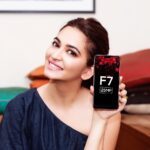 Kriti Kharbanda Instagram - I’m obsessed with selfies! And the phenomenal #OPPOF7 allows me to click flawless shots with its brilliant A.I. Beauty Technology. Really excited for this! http://bit.ly/OPPOF7home @oppomobileindia
