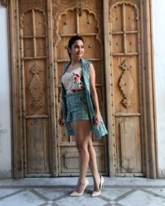 Kriti Kharbanda Instagram - Yesterday. In Jaipur. For #veereykiwedding ❤️❤️ wearing at @pausefashion.in styled by @anishagandhi3 @rochelledsa !! @pompyhans on HMU! 😎