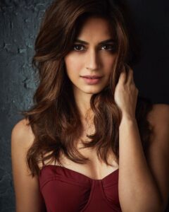 Kriti Kharbanda Instagram - One million and counting! A big thank you to my super amaze #instafamily ❤️❤️ for making me #instafamous 😛😛 big big love! Muahhh!