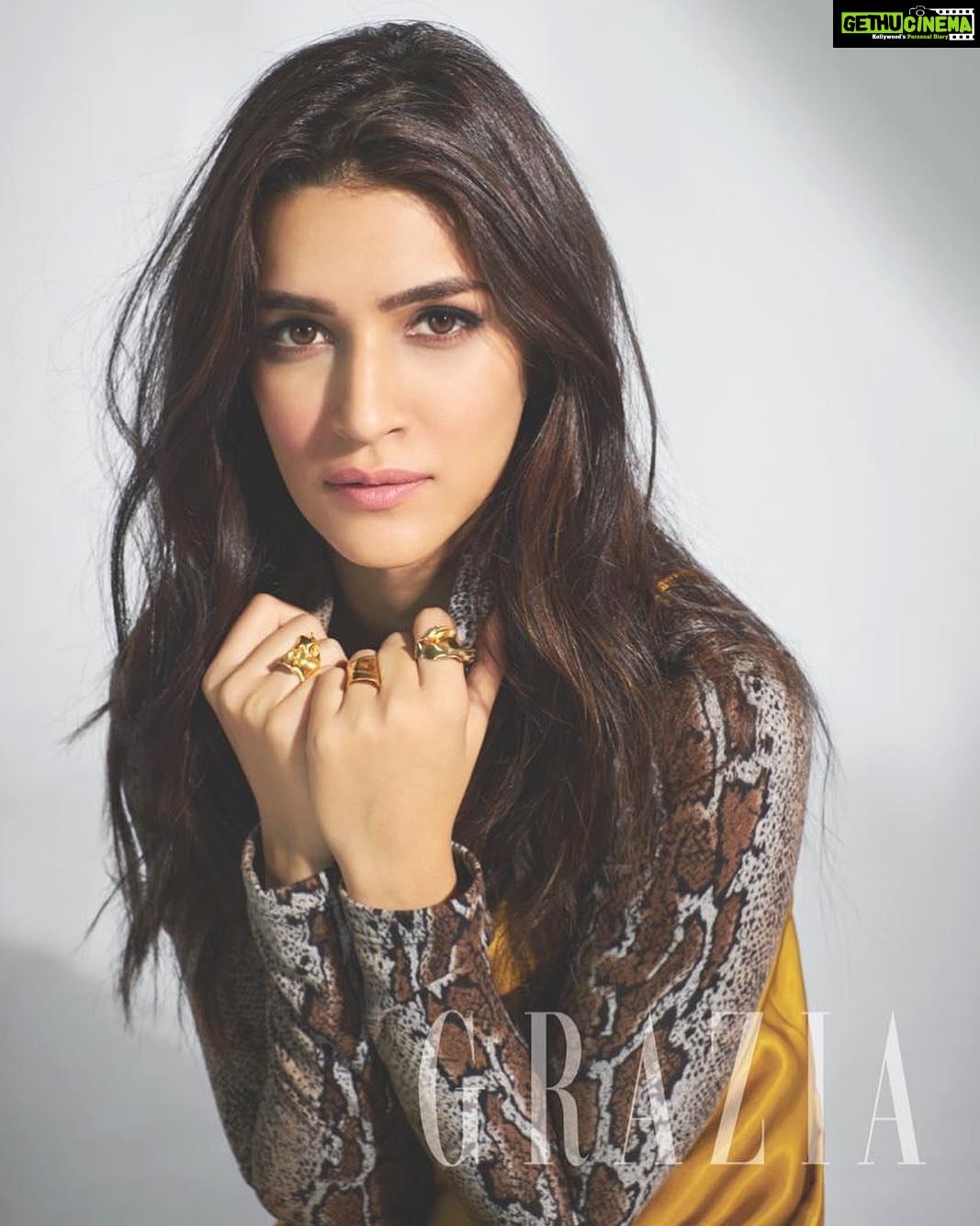 Kriti Sanon Instagram - Life is all about knowing when to hold on and when to let go. Hold on tight to make sure you have no regrets. And after a point, Just LET GO. To see whether it was actually worth holding on to in the first place! #RandomThoughts #RandomMe 🦋 @graziaindia Feb issue!! 💃🏻 Shot by @rohanshrestha