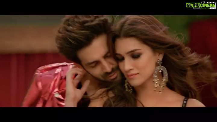 Kriti Sanon Instagram - COCA COLA is out NOW!!🥤🥤 Link in BIO!!Sip & sing with #CocaCola from #LukaChuppi. @kartikaaryan #DineshVijan @laxman.utekar @MaddockFilms #PankajTripathi @aparshakti_khurana #VinayPathak @officialjiocinema #JioStudios @tseries.official @tanishk_bagchi @nehakakkar @tonykakkar @mellowdofficial @realyoungdesi