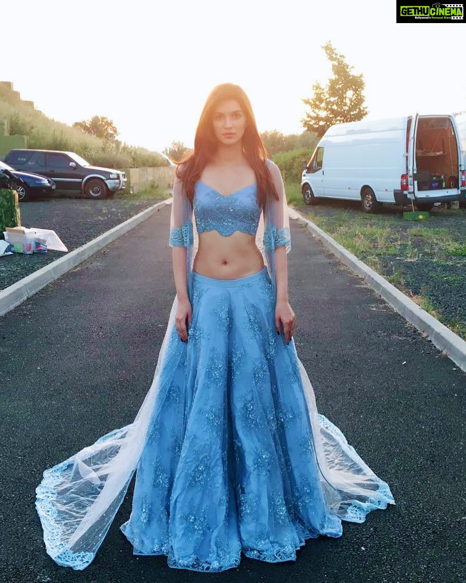 Kriti Sanon Instagram - Throwback to this stunning outfit styled by @anaitashroffadajania 💙💙 I felt like this 🦋!! #Raabta #iceblue #throwback