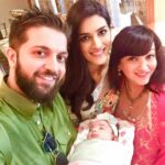 Kriti Sanon Instagram - And finally i get to post pics with this lil adorable one!! ☺️😍 Tara Jalota🌟🌟 you are the most energetic doll eva!! Congrats again @sharadakarki & @tusharjalota !! Coming to play with her again super soon! 😘❤️