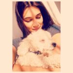 Kriti Sanon Instagram - Morning sleepy hugss!!♥️♥️ When you’re up but you don’t wanna be up, and just cuddle a bit more..aren’t they the best?☺️😌 Good morning!!🌞🌸🌸