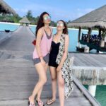 Kriti Sanon Instagram - If you wanna go, baby lets go.. If you wanna rock, i’m ready to roll! And if you wanna slowww down, We can slow down together!!🎶 💖💙💦🌊 @nupursanon #Maldives @tajmaldives @tajhotels @makeplansholidays