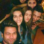 Kriti Sanon Instagram – My people!! 💖💖🌸 @sukritigrover missing!! 😐

@aasifahmedofficial @nupursanon @adrianjacobsofficial @ayeshoe @vishakhawadhwani