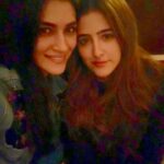 Kriti Sanon Instagram – Even blurry moments with you are so memorable.. much needed time with my fav!! @nupursanon ♥️♥️👯‍♀️👭