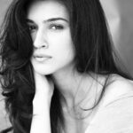 Kriti Sanon Instagram - She wasn’t looking for a knight.. She was looking for a sword. 🗡⚔️ #jmstorm