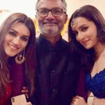 Kriti Sanon Instagram – The man with the warmest heart @niteshtiwari22 sir almost blushing with me & @shraddhakapoor on his either sides! Haha.. ♥️♥️ #lastnight