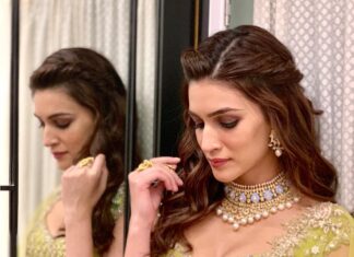Kriti Sanon Instagram - Diwali celebrations begin!! ✨✨ Crushing on this fresh green tonal lehenga 💚💚💚 Outfit @anushreereddydesign Jewellery @satyanifinejewellery Ring @amrapalijewels Styled by @sukritigrover Hair by @aasifahmedofficial Makeup by @adrianjacobsofficial