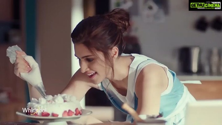 Kriti Sanon Instagram - Baking wasn’t a piece of cake for me, but @sushantsinghrajput and @whirlpool_india planned a fresh surprise! 🍰🎂Watch to know what it is.