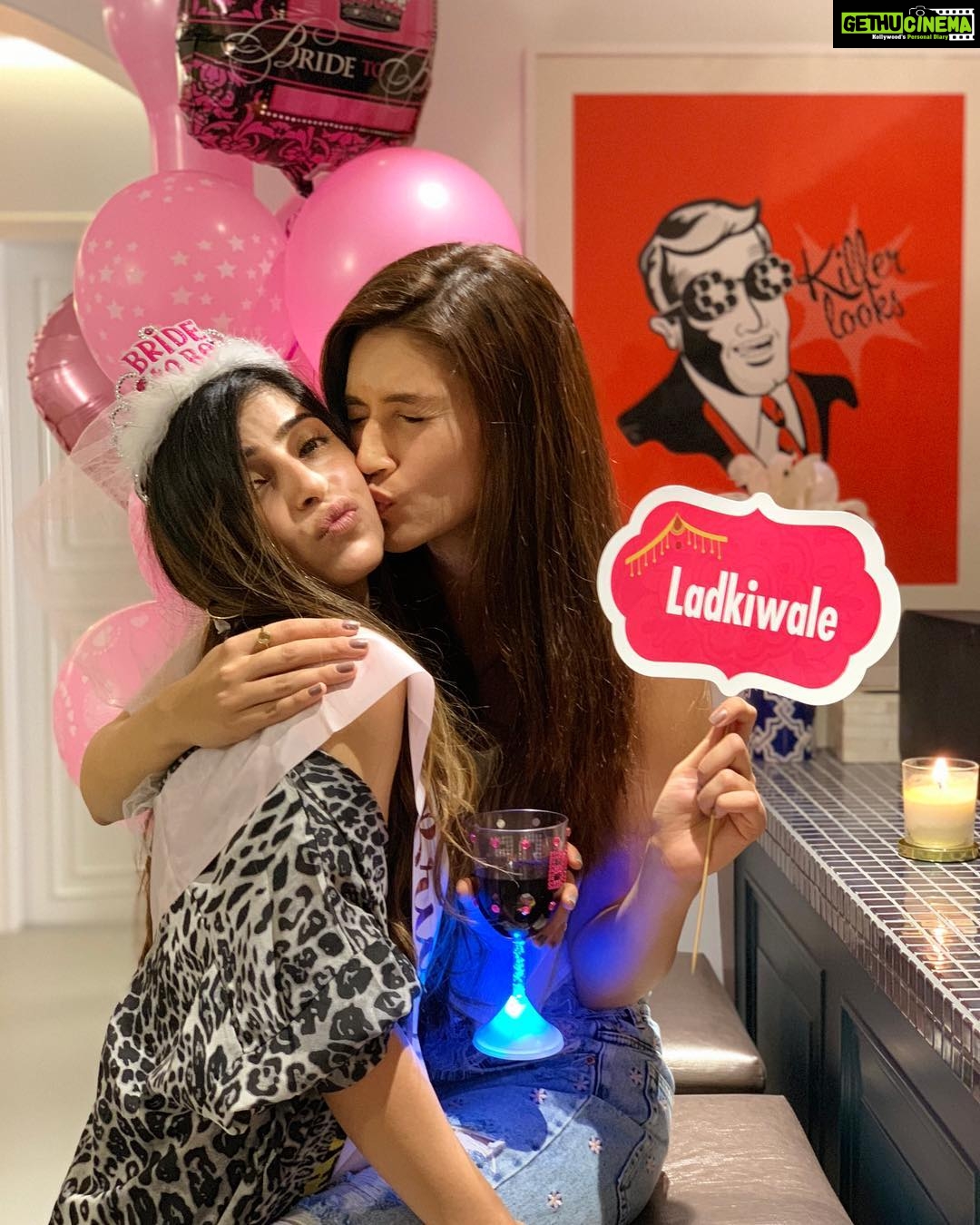 Kriti Sanon Instagram - Cant believe this little girl is getting married super soon!! Love you my Sukssss 🤗🤗😘😘!!! Always stay this chirpy, crack and pure You!!♥️♥️ @sukritigrover 📸 shot on #IphoneXsMax 💗