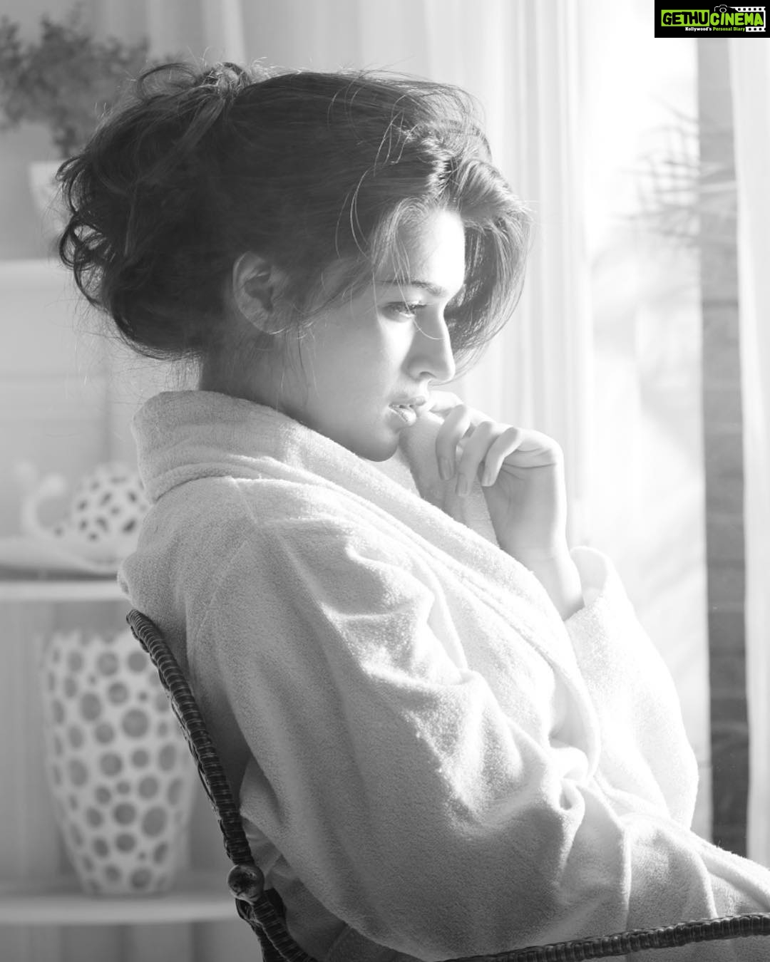 Kriti Sanon Instagram - She sees in black and white, Thinks in greys, But loves in color.. ♥️💙💜 -JM Storm