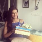 Kriti Sanon Instagram - Guys!! For me, the secret to Gorgeous Hair is not a new shampoo or conditioner but it is #ShampooKiTayyari with Parachute Advansed Coconut Hairoil. Don’t just believe me – Take the #ShampooKiTayyari Challenge and see the difference for yourself! I am nominating my sister @nupursanon to be the first to take the challenge. Nupur.. when you discover the secret for Gorgeous hair, make sure that you pass on the challenge to your friends! #ParachuteAdvansed #LoveJatao #GorgeousHair