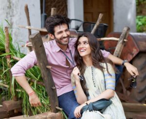 Kriti Sanon Instagram - To New Beginnings.. #LukaChuppi Day1 💙♥️💃🏻🎬 @kartikaaryan @maddockfilms @laxman.utekar #DineshVijan @harjeetsphotography