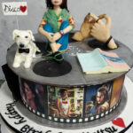 Kriti Sanon Instagram - Best birthday cakes eva!! Thanksss Nupsuuuu! @nupursanon u rock!❤️🤗🎂