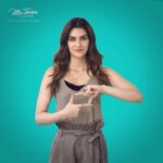 Kriti Sanon Instagram - Girls, get ready for some amazing deals at Ms.Taken's End of Season Sale. Happy shopping! #EOSS #MsTakenFashion @ms.takenfashion
