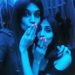 Kriti Sanon Instagram - Happpiiieesssttt birthday @ayeshoe !!!👭 U are my manager-cum-elder sis-cum-close friend-cum-junk food partner-cum-the one i agree to disagree with sometimes-cum- the one who knows me in and out!!! 😜Always stay this complete package!! 💖Loveee yaaa ayeshoeeee!!! ❤️❤️😘😘🤗🤗 Wish you all the happiness and love in the world ❤️