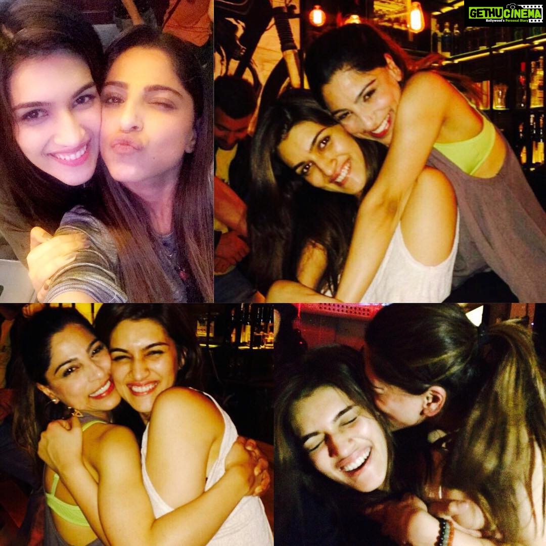 Kriti Sanon Instagram - Happppyyyy birthday Sukkkksssss!!! You are one of the nicest people i know @sukritigrover ❤️❤️ stay the chirpy, adorable, sweetest you!! Thank you for always being there!!! Love you to the moon and back!!! 😘❤️ Muaahhhhh!