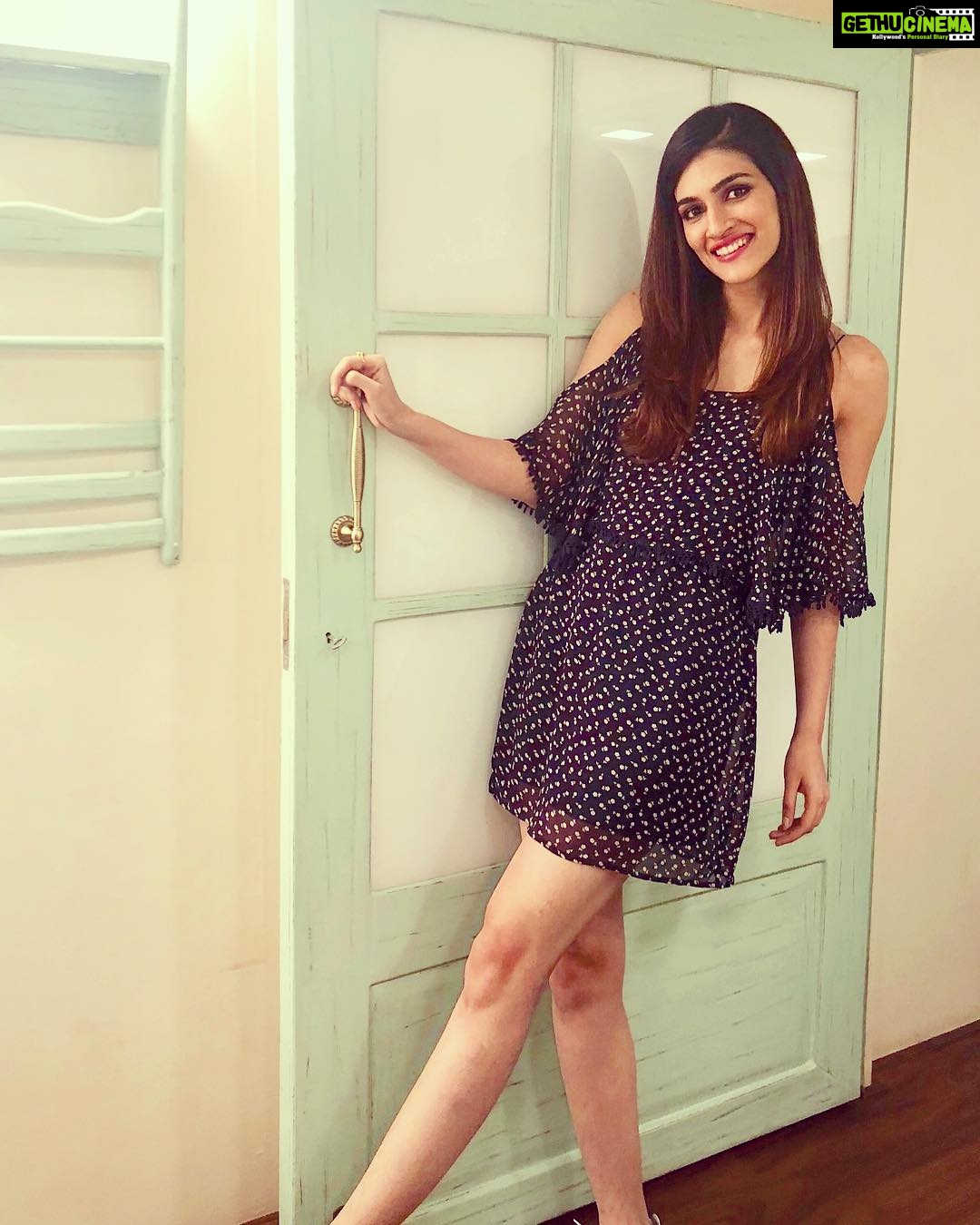 Kriti Sanon Instagram - Happy me in my MsTaken dress!! @ms.takenfashion 💃🏻
