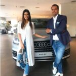 Kriti Sanon Instagram - Loving my brand new #AudiQ7 !! 💜💙 who’s up for a drive? 😉 @audiin @rahilansariaudiindia #GreatnessStarts #quattro