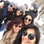 Kriti Sanon Instagram - Shades on everyone!! 😎😎❄️❄️☃️ P.S. What are you doing @sushantsinghrajput 😯🤣 @sharadakarki @tusharjalota @pooj1203 #DinooGuddu