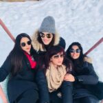 Kriti Sanon Instagram - Winter pics just look prettier somehow!! #girls #zermatt ❄️❄️ @sharadakarki @pooj1203 #guddu