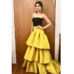 Kriti Sanon Instagram – Last night in @gauriandnainika for Kids Choice Awards 💛💛💛
Styled by @sukritigrover 
Makeup by @adrianjacobsofficial 
Hair by @aasifahmedofficial