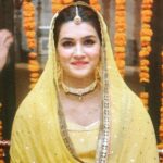 Kriti Sanon Instagram – This was my chubbiest day of Mimi! And it coincidentally happened to be the गोद भराई scene! 💛💛 couldn’t recognise myself! 🙈
#ChubbySanon #Mimi