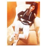 Kriti Sanon Instagram - Perfectly Imperfect! Lazing in my #MsTaken sweatshirt ❤️❤️ @ms.takenfashion