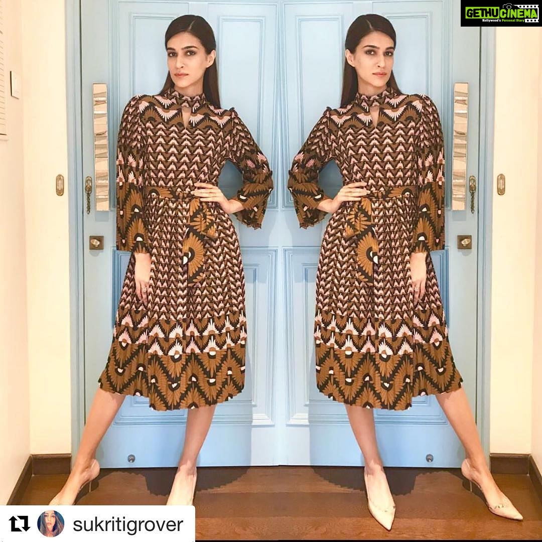Kriti Sanon Instagram - Brunch ready for #Mami yesterday in @ashhautecouture Styled by @sukritigrover Make Up @adrianjacobsofficial Hair @aasifahmedofficial #sukritigroverforstylecell #kritisanon