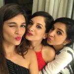 Kriti Sanon Instagram – When BFFs are in town!!! Why did this time get over so fast?🙄Come back soon @ayushi.tayal & @kriti_baveja ❤️❤️❤️ we gotta do this more often!! Love you both to the moon and back! 🤗❤️#friendslikesisters