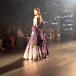 Kriti Sanon Instagram - Whats life without some drama?! 💃🏻❤️@arpita__mehta #lfw2017