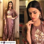 Kriti Sanon Instagram - #Repost @sukritigrover with @repostapp ・・・ @kritisanon in @anolishah for @bareillykibarfi promotions today Earrings @purabpaschim Juttis @fizzygoblet Styled by @sukritigrover @style.cell hair @aasifahmedofficial Make Up @makeupjacobadrian #kritisanon #sukritigroverforstylecell #bareillykibarfi