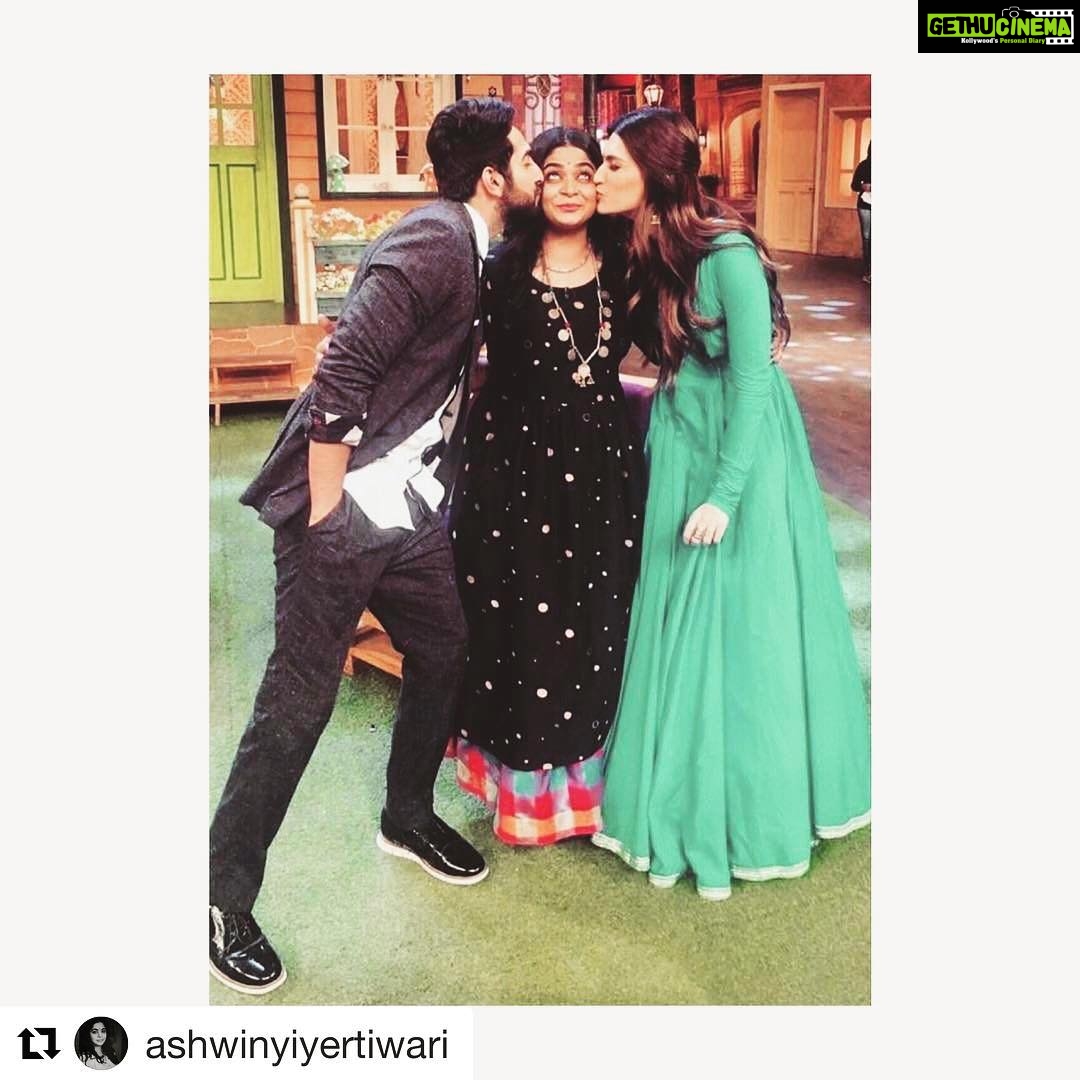 Kriti Sanon Instagram - Love you Ashwiny!!! β€οΈβ€οΈππ @ashwinyiyertiwari #Repost @ashwinyiyertiwari with @repostapp γ»γ»γ» ππΎπ i don't know what will be the fate of #bareillykibarfi which releases on 18th august that is next week. But all i know is we have made a film with all our hearts and i am carrying with me loads of memories in this almost two years of our journey. When i will look back it will only make me happy. Am going to miss this 'so much of love' β€until next time, whenever that happens but then we are friends for a lifetime ππΎπ€ @ayushmannk @kritisanon @rajkummar_rao @rohitchaudhary86 #pankajtripathi #seemapawa #swatisemwal @makeupbyadrianjacobs @aasifahmedofficial #bareillykibarfi #18thaugust @jungleepictures @brstudiosllp