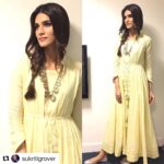 Kriti Sanon Instagram - #Repost @sukritigrover with @repostapp ・・・ @kritisanon Indie boho for @bareillykibarfi promotions in this easy breezy @sukritiandaakritiofficial dress Jewellery @minerali_store Juttis @needledust Hair @aasifahmedofficial Make Up @makeupbyadrianjacobs styled by @sukritigrover @style.cell #sukritigroverforstylecell #kritisanon #bareillykibarfi #sukritiandaakriti