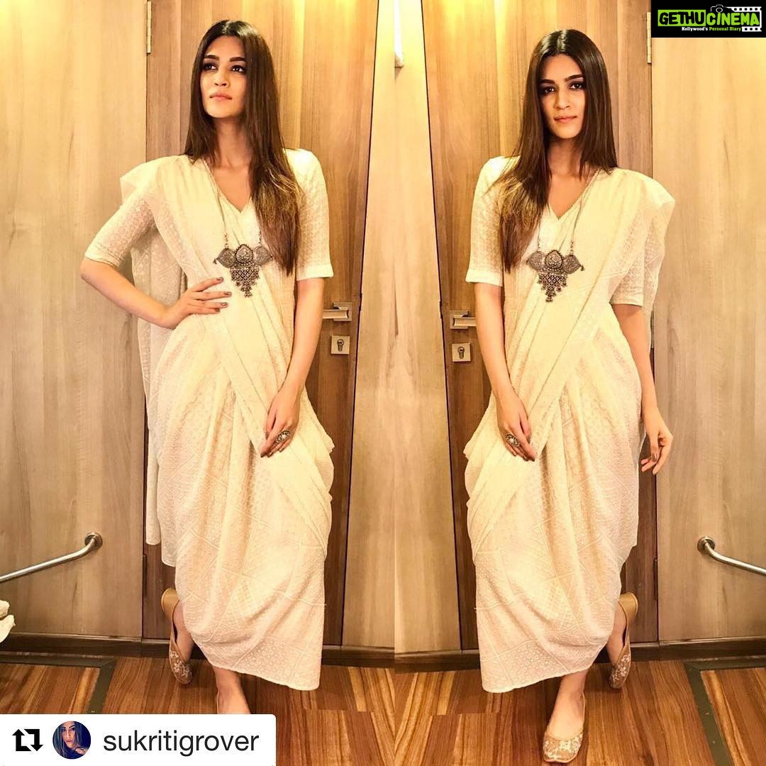 Kriti Sanon Instagram - One of my fav looks so far! ❤️ A Saree Dress! #ethnocool #Repost @sukritigrover with @repostapp ・・・ @kritisanon in @payalpratap jewellery @minerali_store @rahejavarun Juttis @fizzygoblet for @BareillyKiBarfi promotions styled by @sukritigrover @style.cell Hair @aasifahmedofficial make up @makeupbyadrianjacobs #bareillykibarfi #kritisanon #sukritigroverforstylecell