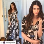 Kriti Sanon Instagram - #Repost @sukritigrover with @repostapp ・・・ @kritisanon 🖤🖤🖤 in @malini_ramani jewellery @minerali_store @rahejavarun @sachdeva.ritika @amrapalijewels Styled by @sukritigrover @style.cell for @bareillykibarfi Hair @aasifahmedofficial Make Up @makeupbyadrianjacobs #kritisanon #sukritigroverforstylecell #bareillykibarfi