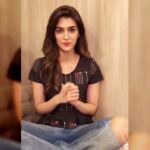 Kriti Sanon Instagram - The Keep-It-Stylish-Sale is back and bigger than ever! Flat 50% off on awesome western wear at Myntra, Jabong, and Shopper's Stop. BUY NOW: http://bit.ly/2qGX51l