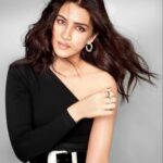 Kriti Sanon Instagram - 🖤🤍