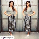 Kriti Sanon Instagram - Today's look! Promotions #Raabta #Repost @sukritigrover with @repostapp ・・・ @kritisanon doing glam right 💥 for @raabtaofficial in @431_88 Rings @aurellebyleshnashah Earrings @minerali_store Styled by @anaitashroffadajania @sukritigrover @style.cell Hair @aasifahmedofficial Make Up @jacobsadrian #stylecell #kritisanon #raabta