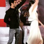 Kriti Sanon Instagram - @sushantsinghrajput twirling me around like a pro! #Raabta at PTC Punjabi Film Awards 2017! ❤️😁