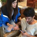 Kriti Sanon Instagram - Teaching this technologically challenged person how to use insta stories! 😂😂😂 @sushantsinghrajput you're welcome! 😜