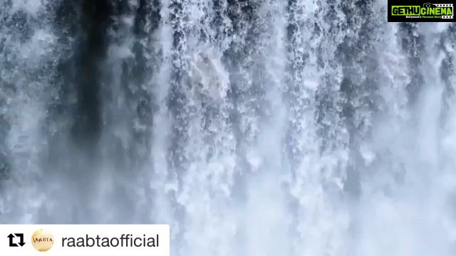Kriti Sanon Instagram - #Repost @raabtaofficial with @repostapp ・・・ Our connection is now 26 million times stronger! ❤💃🏻 Watch the #RaabtaTrailer once again here - (link in bio) @kritisanon @sushantsinghrajput @maddockfilmsofficial @tseries.official